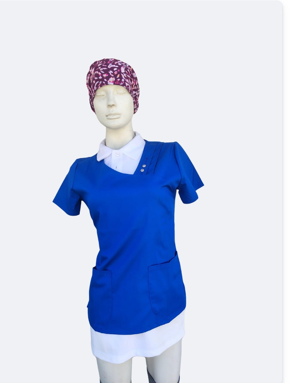 Top clinico color azul rey