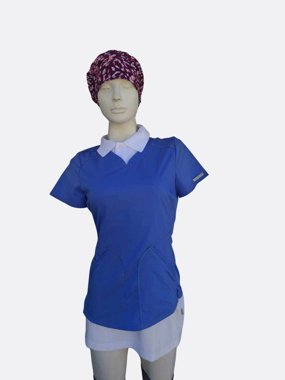 Top clinico color azul cielo